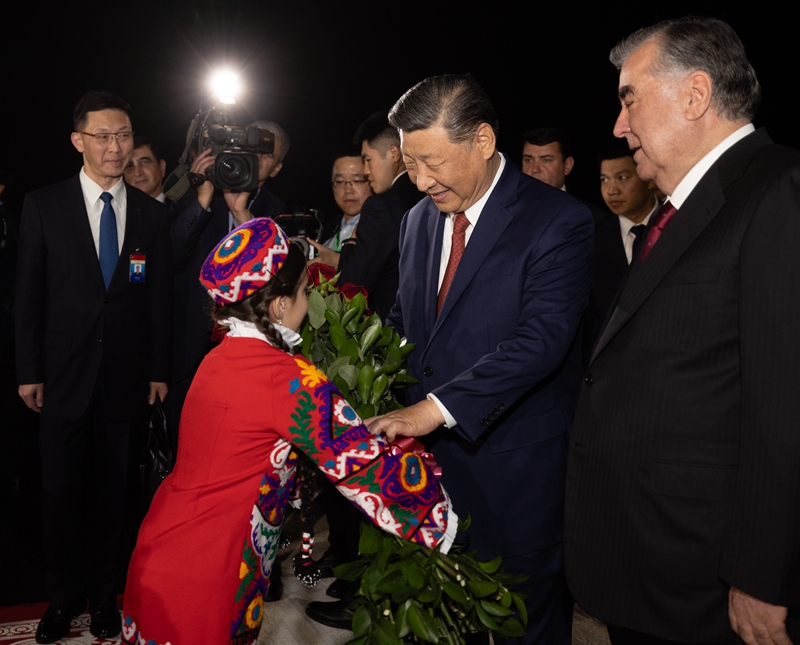 習(xí)近平抵達(dá)杜尚別開始對(duì)塔吉克斯坦進(jìn)行國(guó)事訪問「相關(guān)圖片」