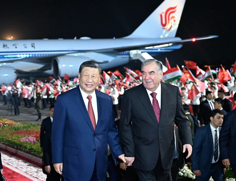 習(xí)近平抵達(dá)杜尚別開始對(duì)塔吉克斯坦進(jìn)行國(guó)事訪問「相關(guān)圖片」
